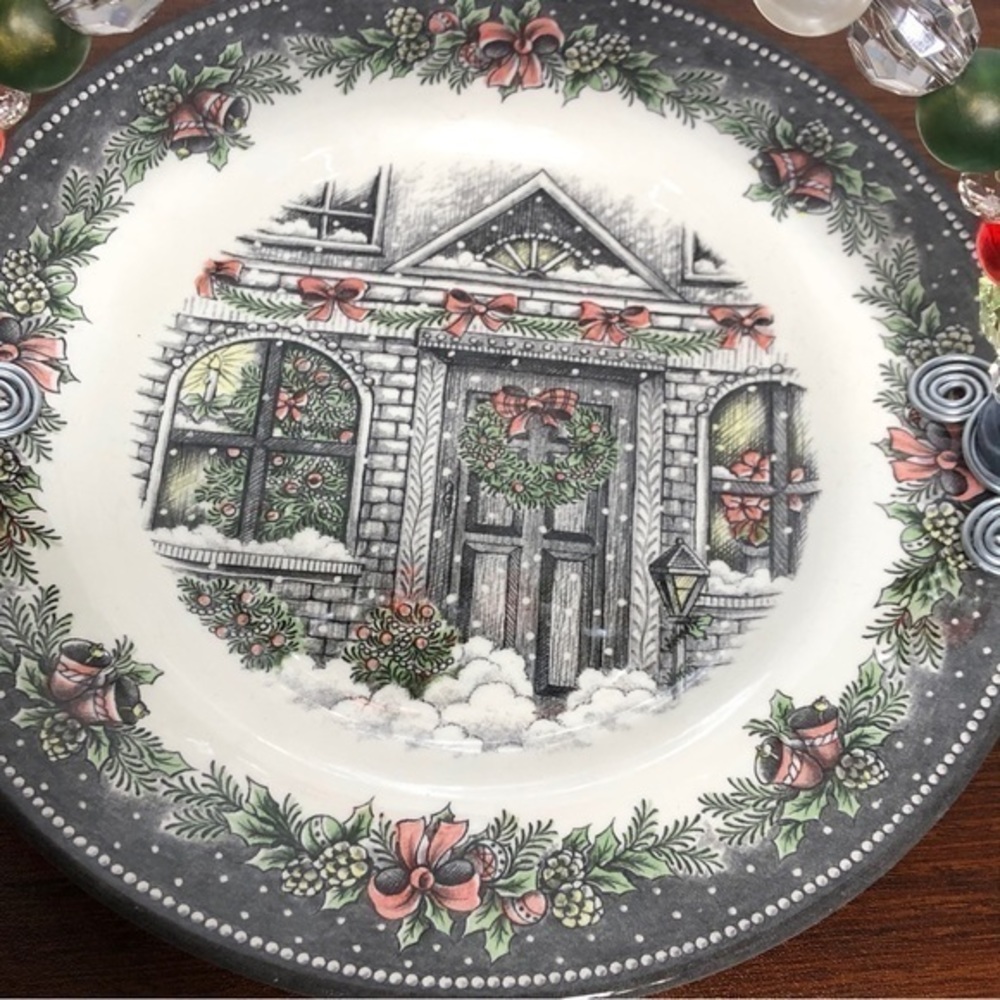 Royal‎ Stafford Christmas Home plate with custom beaded handle - Picture 4 of 11